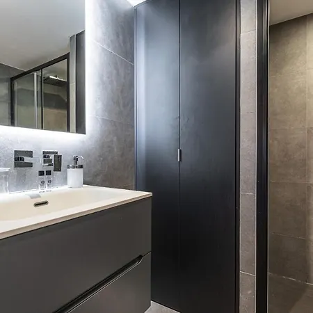 10 Segurane - Magnifique Mezzanine - Port De アパート *